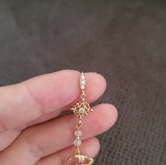 La Meno Saturn🪐 Dream😴 Earrings - Picture 4 of 14